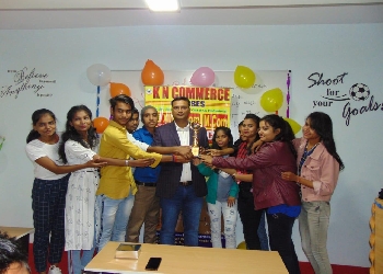 KN Commerce Classes